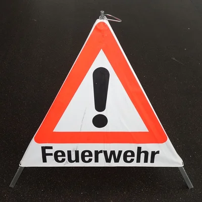 feuerwehr_warndreieck.jpg