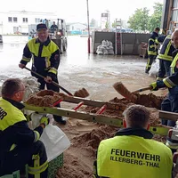 Unwetter_06-2024_Sandsack füllen 01.jpg