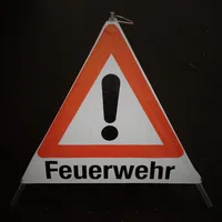 feuerwehr_warndreieck_dunkler.jpg